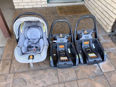 Chicco KeyFit 35 CarSeat and 2 Bases