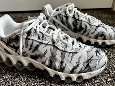 AIR MAX DN8 PREMIUM Men's Size 9