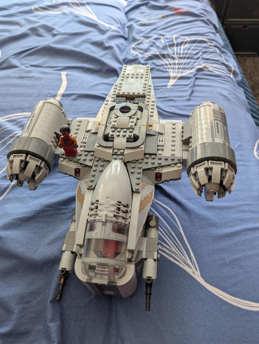 LEGO Star Wars The Mandalorian The Razor Crest 75292 - USED