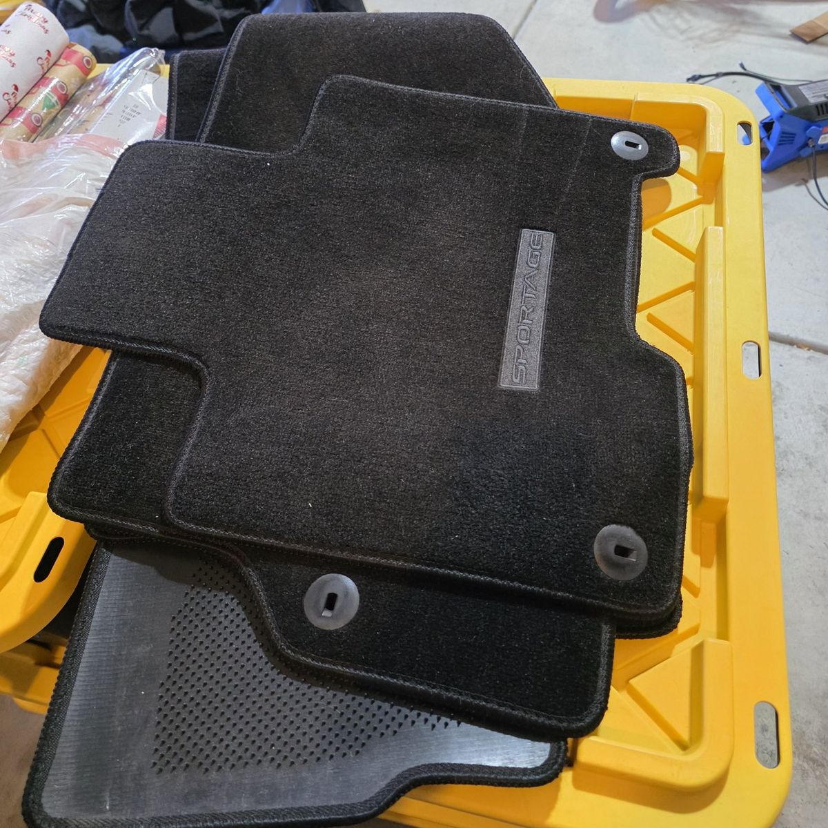 2023 Kia Sportage floor mats