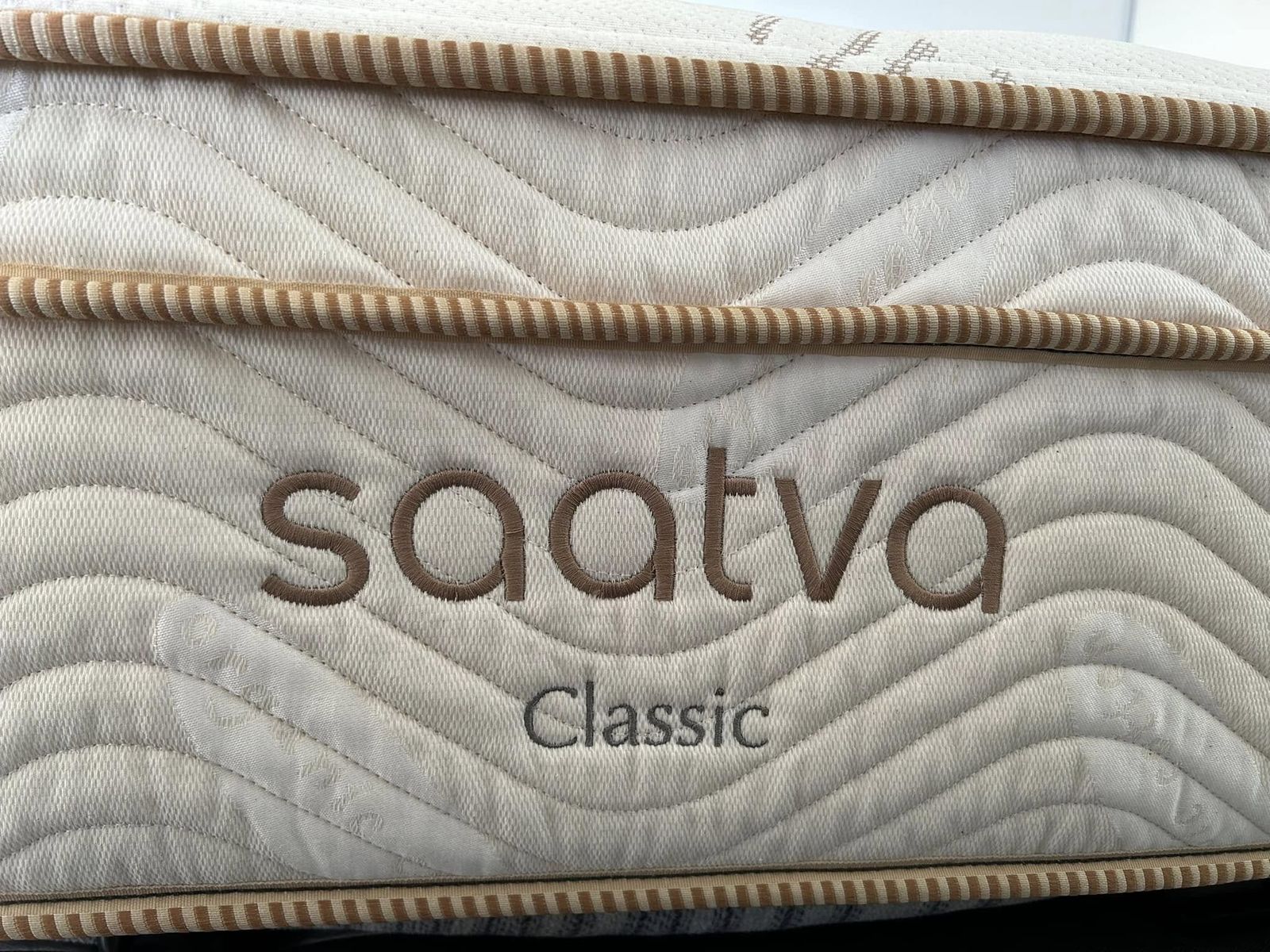 Saatva Classic Mattress, Luxury Firm, 11.5", Queen, Like New, Perfect Condition