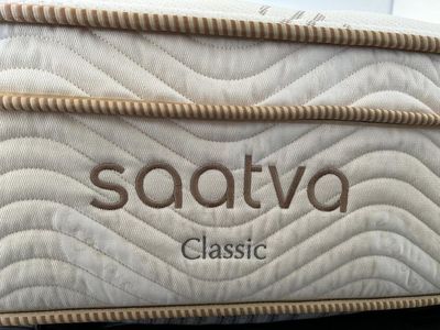 Saatva Classic Mattress, Luxury Firm, 11.5", Queen, Like New, Perfect Condition