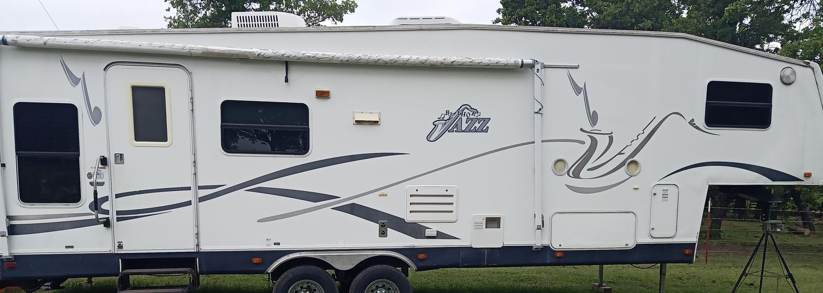 2005 Jazz by Jayco 5th Wheel