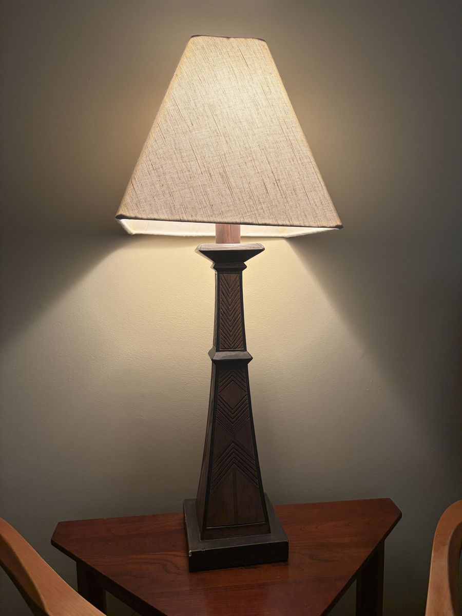 Table lamp