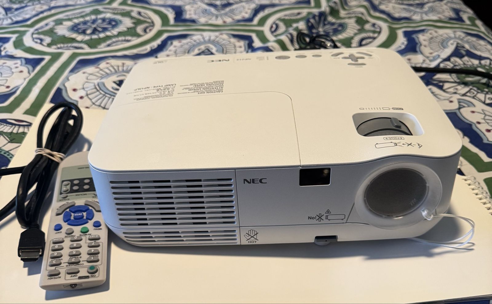 NEC Display NP215 Multimedia Projector