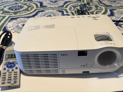 NEC Display NP215 Multimedia Projector