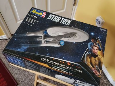 J.J. ENTERPRISE Huge 1:500 Scale Revell Model Kit