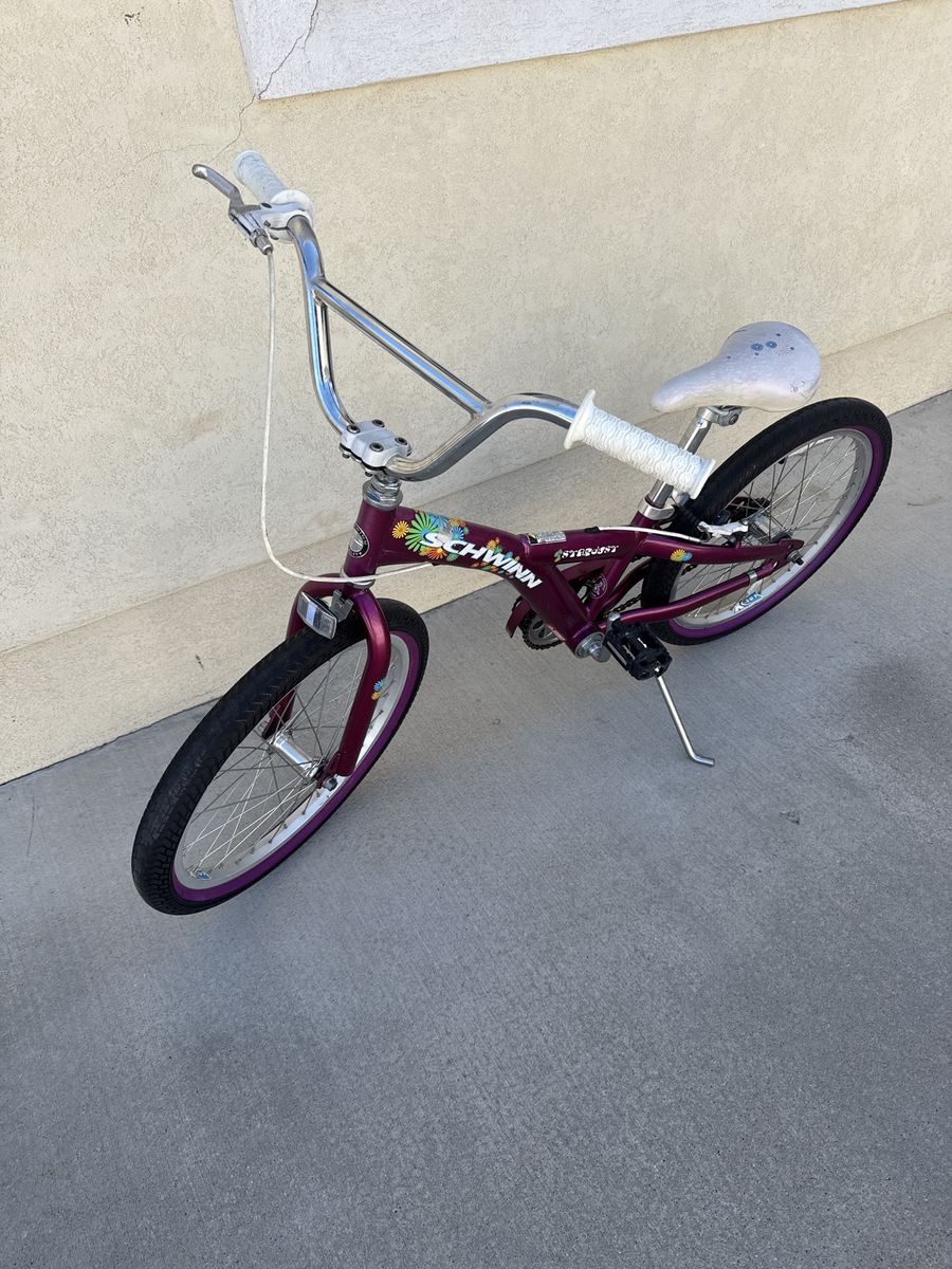 Schwinn 20 inch girls bike