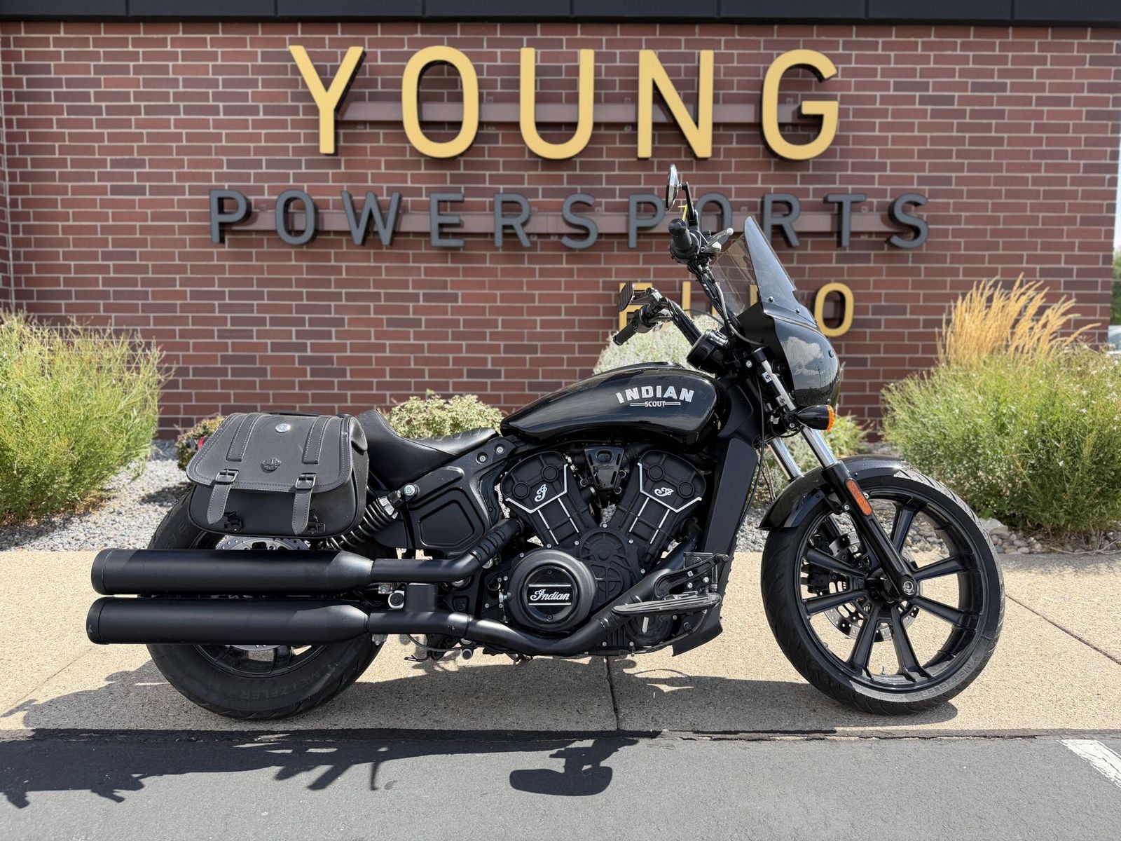 2022 Indian Motorcycle Scout Rogue