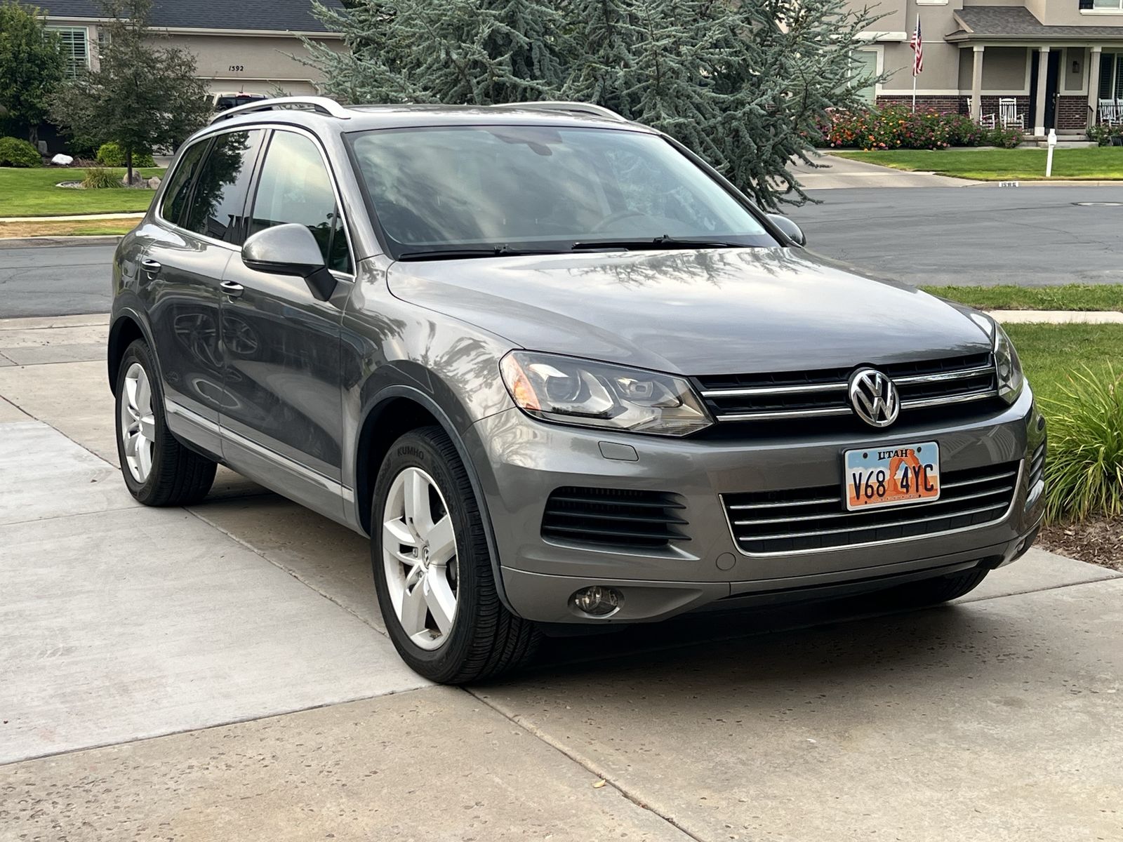 2012 Volkswagen Touareg Lux