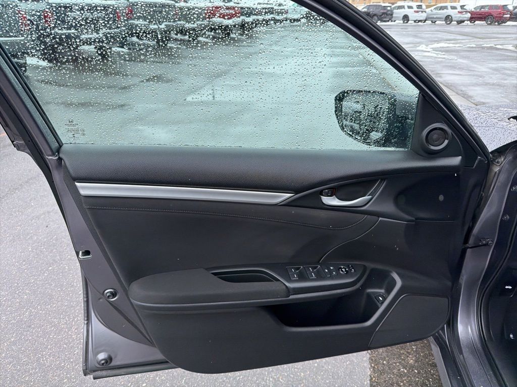 Main image 10