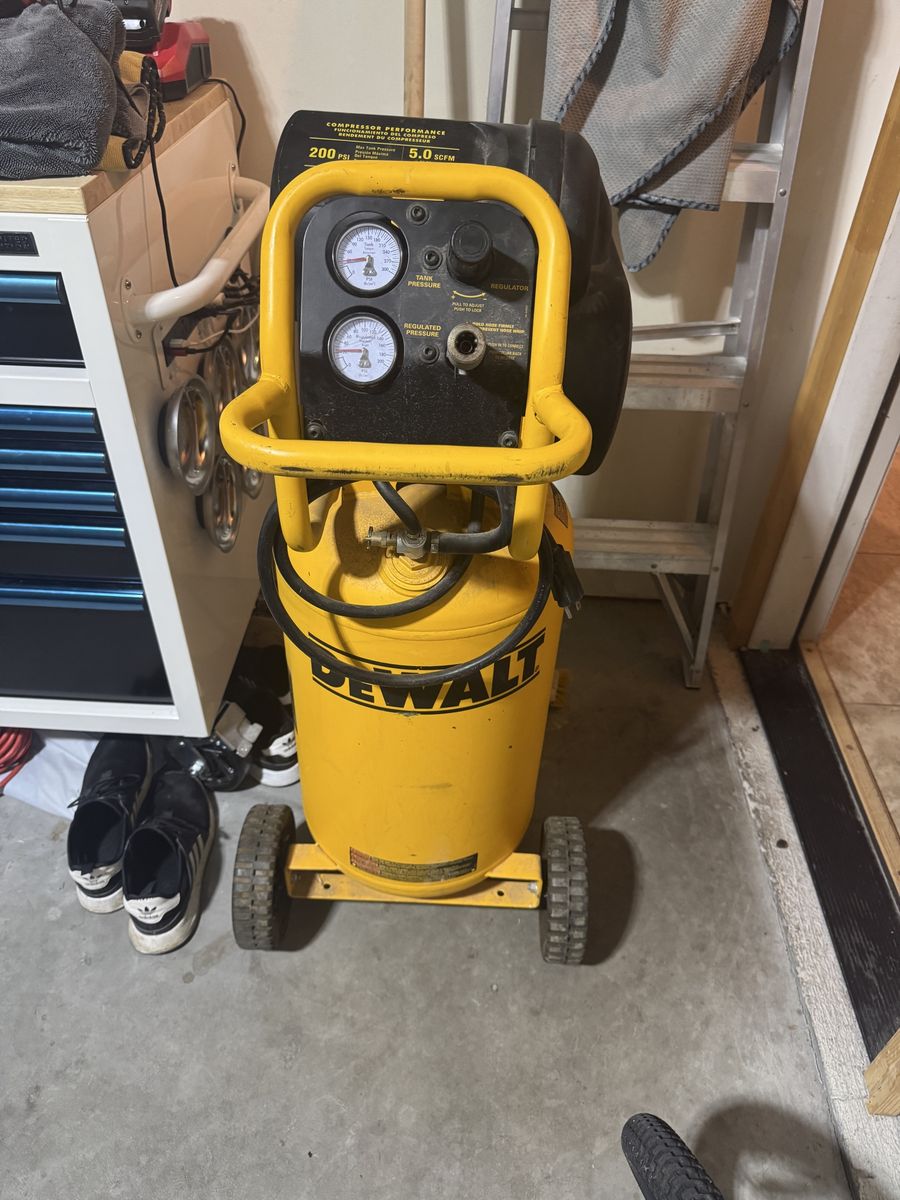 Dewalt 15 gal air compressor