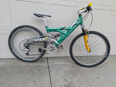 Trek VRX 300. 26in wheels, small frame, RockShox