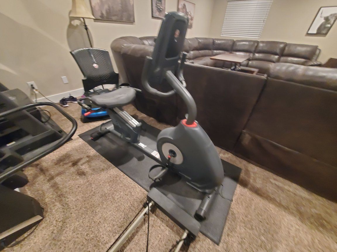 Schwinn 270 Recumbent Exercise Bike – Bluetooth