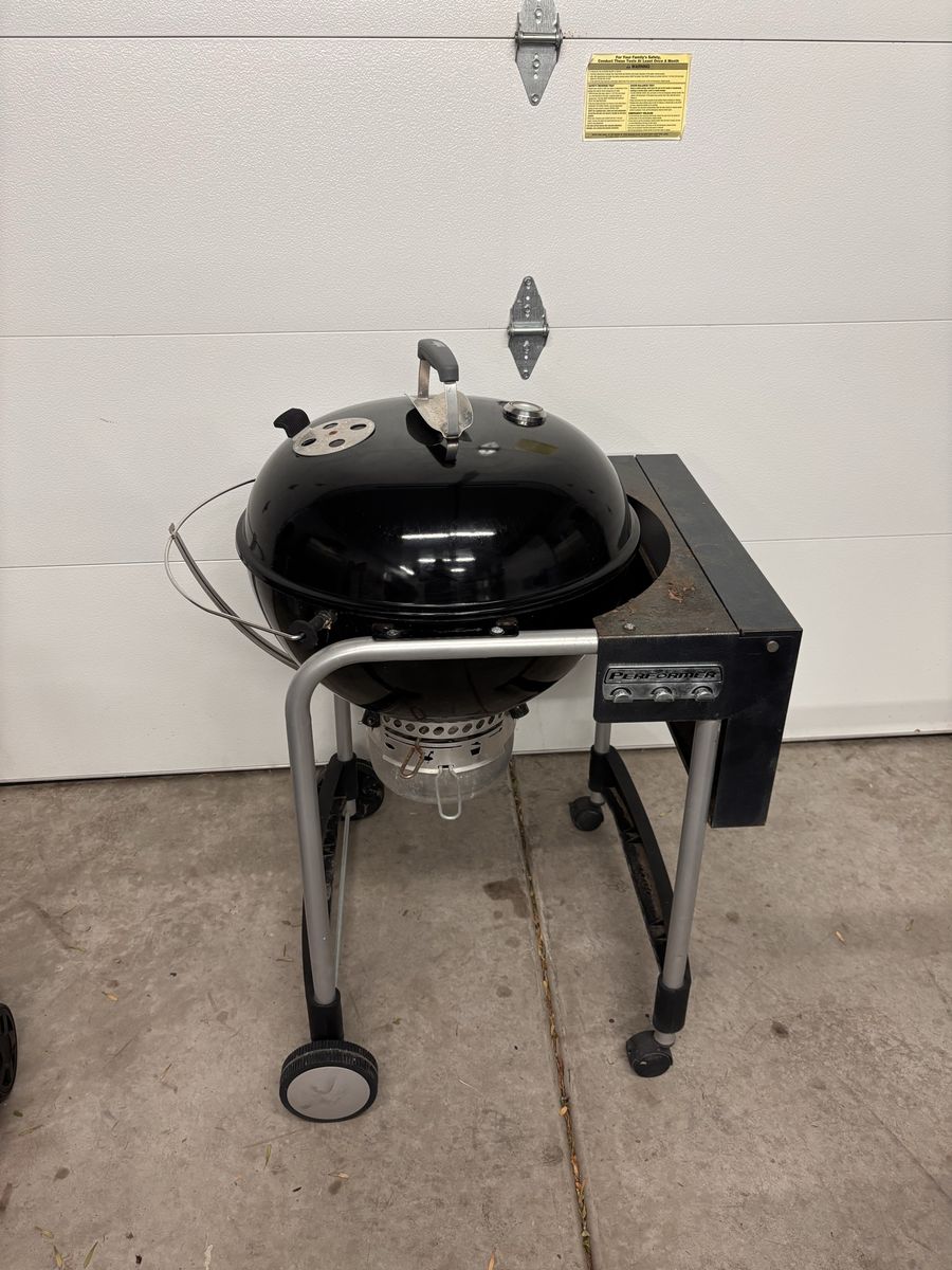 Weber performer 22 inch charcoal grill
