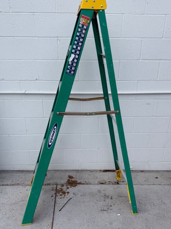 WERNER 6 FEET A FRAME LADDER