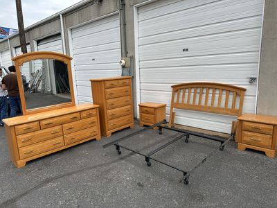 Queen Bedroom Set