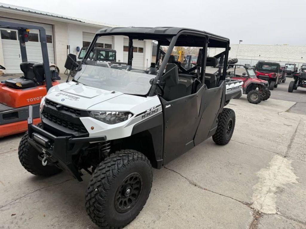 2019 Polaris® Ranger Crew® XP 1000 EPS Ride Command™ Pearl White
