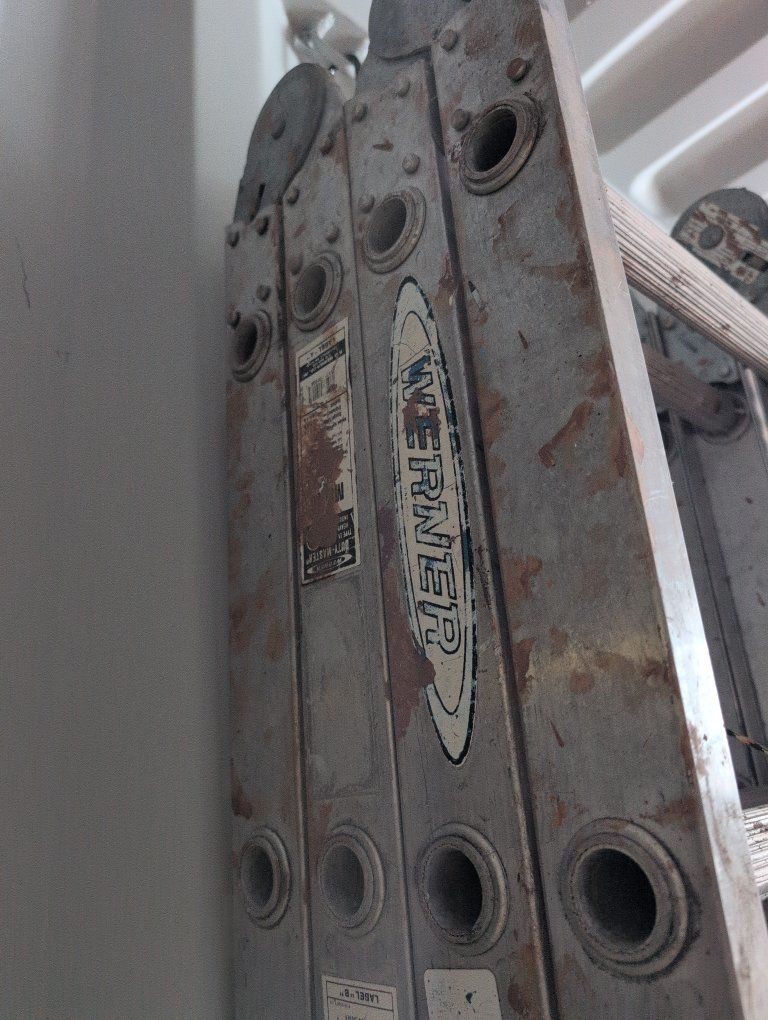Main image 3