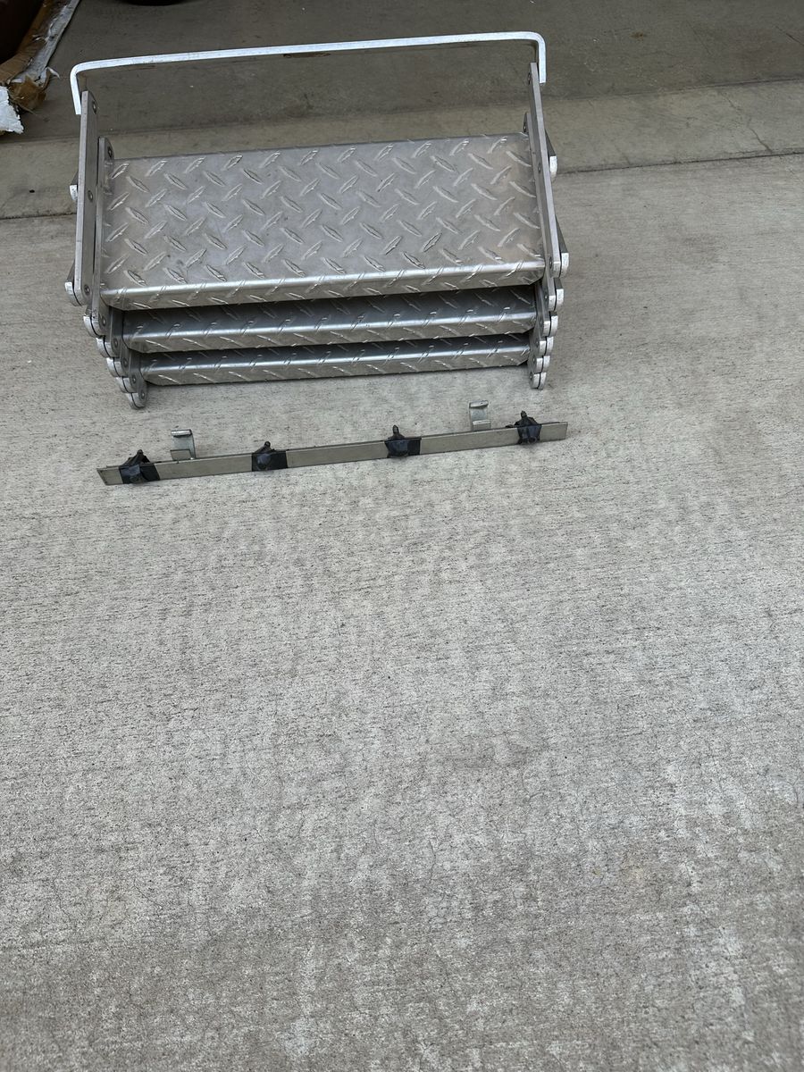 Foldable Aluminum Diamond Plate Camper Steps with Mounting Bar