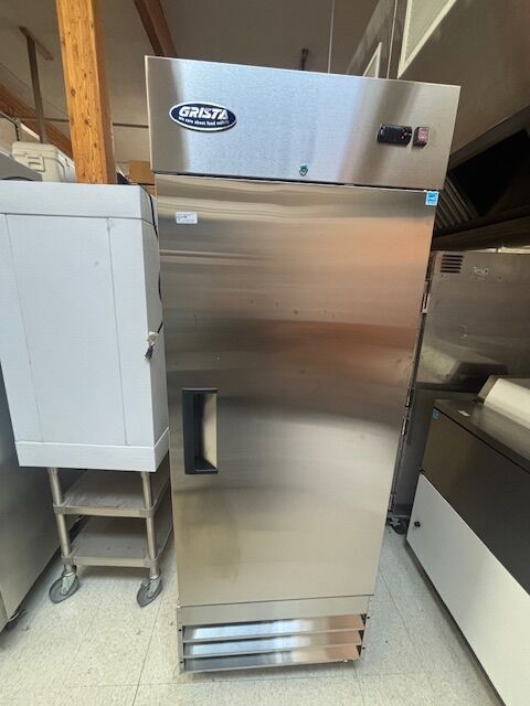 Admiral Craft GRRF-1DES Reach-In Refridgerator