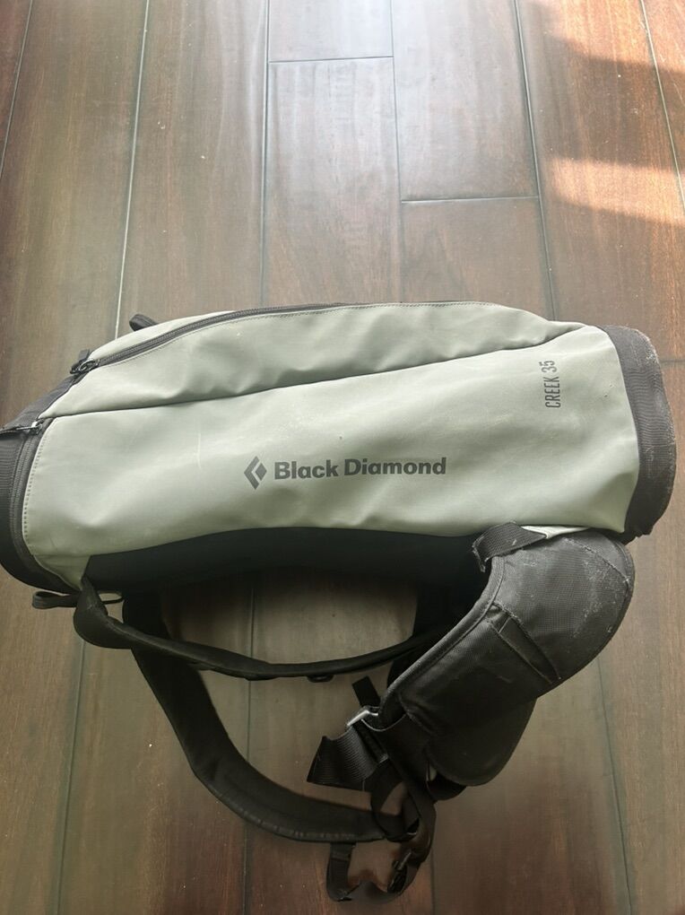 Black Diamond Creek 35L