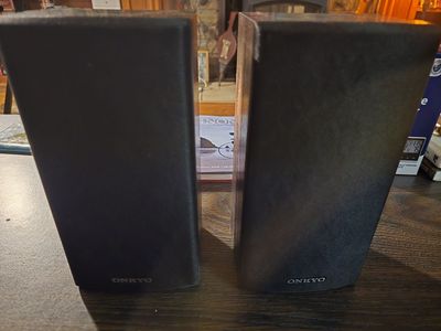 Onkyo SKR 570 Surround Sound Speakers