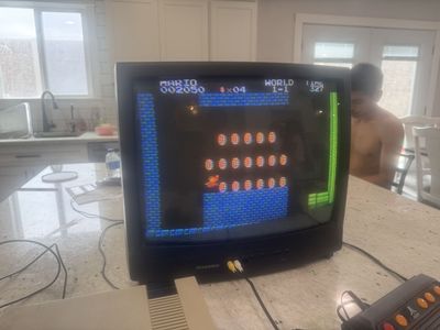 19.5 CRT Inch TV Works Great Plays Old Game System