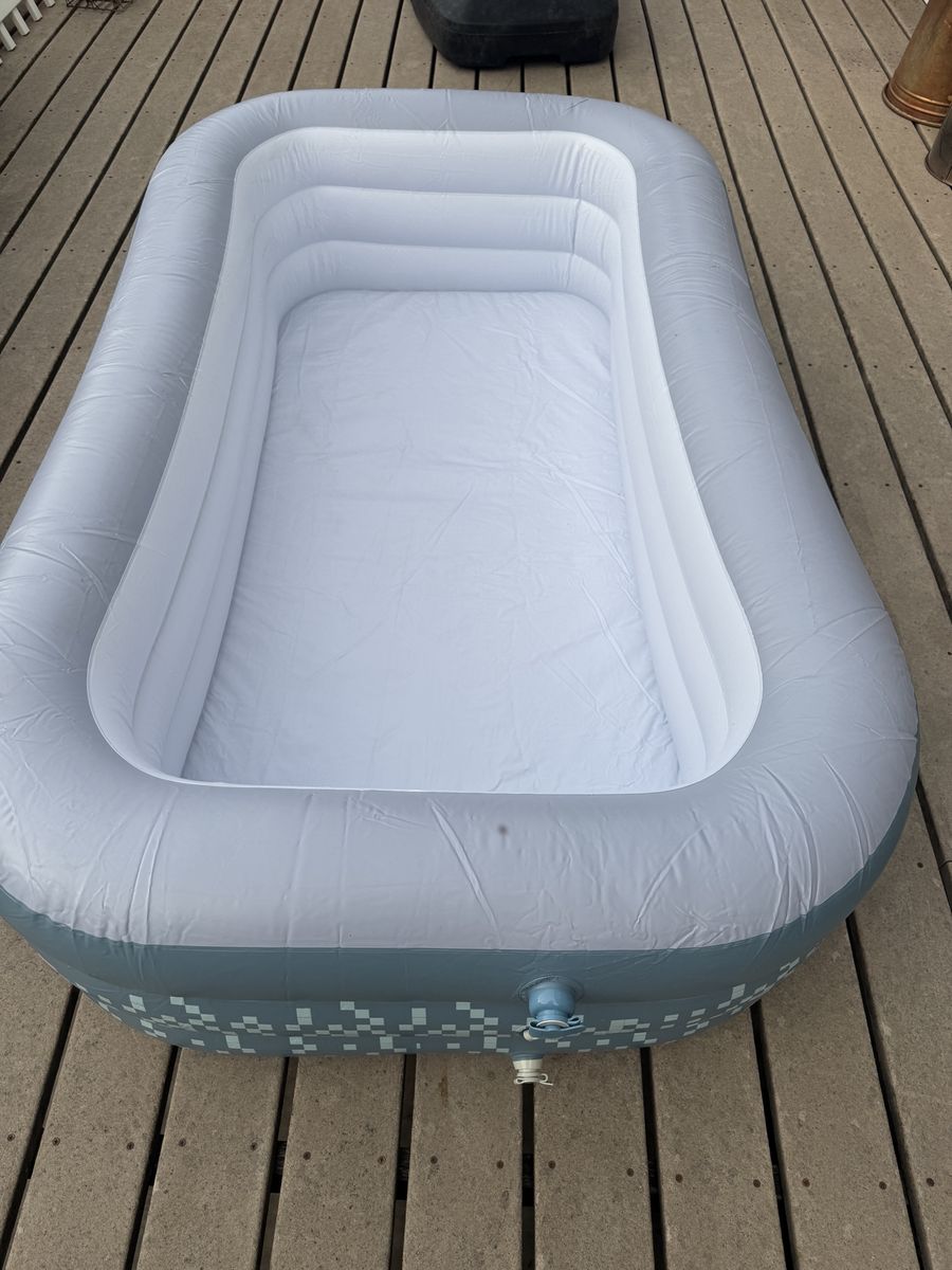 New inflatable swimming pool