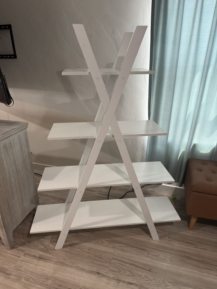 White 4-Tier Leaning Ladder Bookshelf / Wall Shelf - Modern Minimalist Design