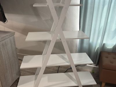 White 4-Tier Leaning Ladder Bookshelf / Wall Shelf - Modern Minimalist Design