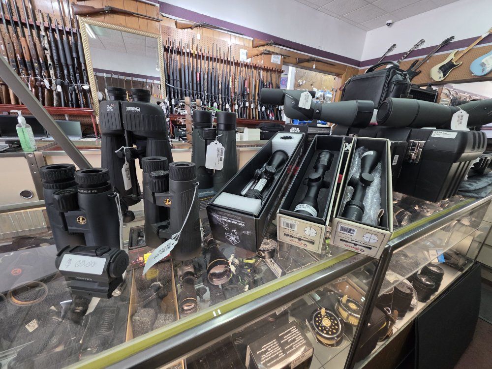 scopes, binos, spoting scopes and optics