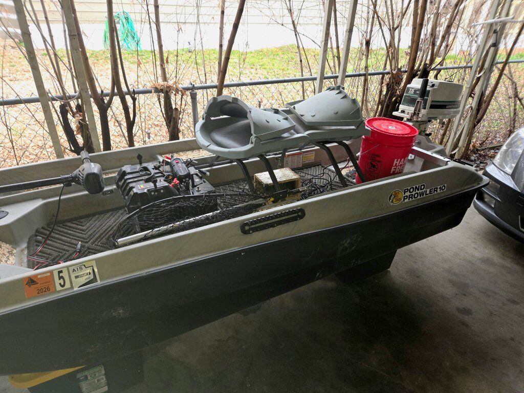 BASS PRO POND PROWLER 10