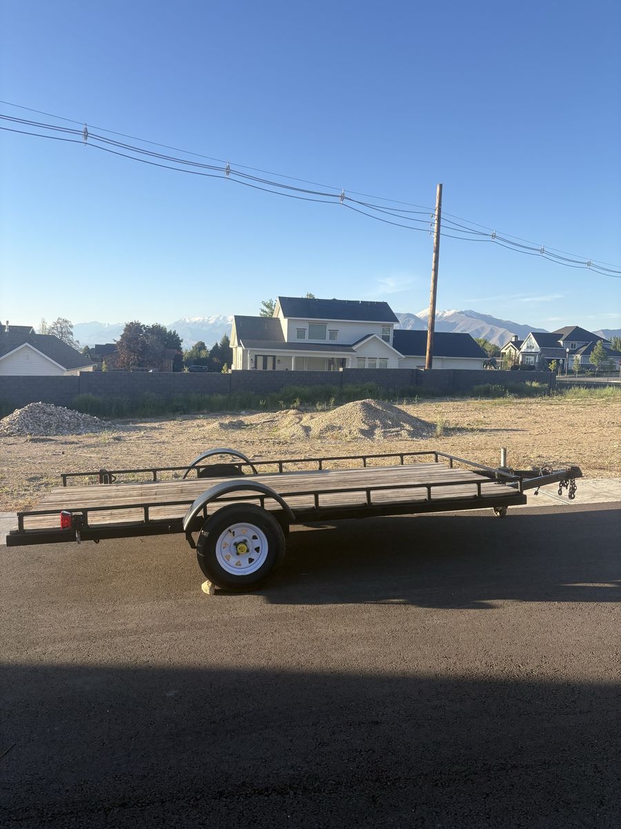 5’7”x12” utility trailer