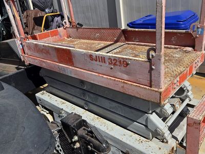 wanted used Scissor lifts