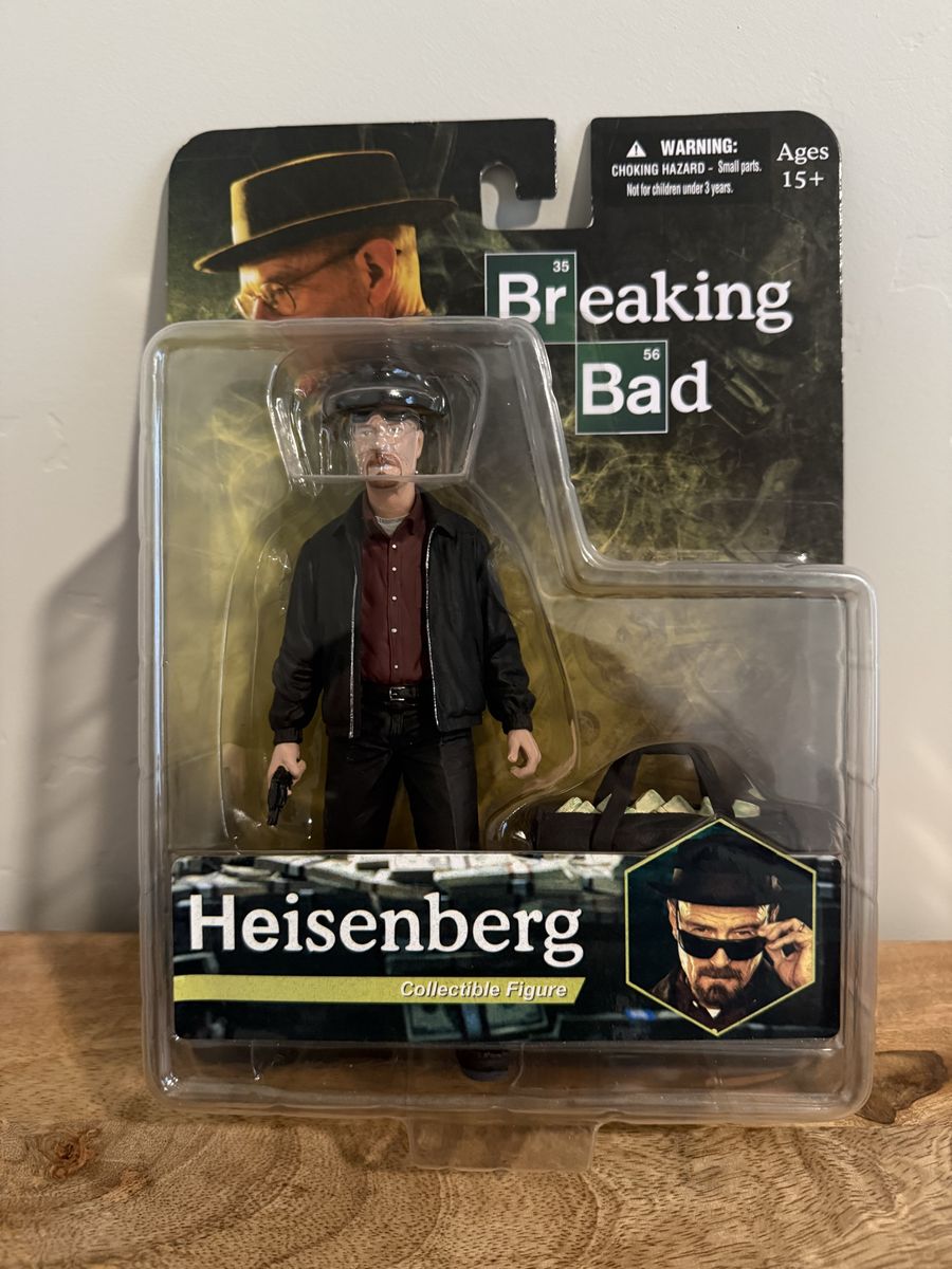 Mezco Toyz Breaking Bad Heisenberg Collectible Action Figure with Accessories - New in Box