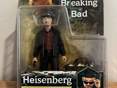 Mezco Toyz Breaking Bad Heisenberg Collectible Action Figure with Accessories - New in Box