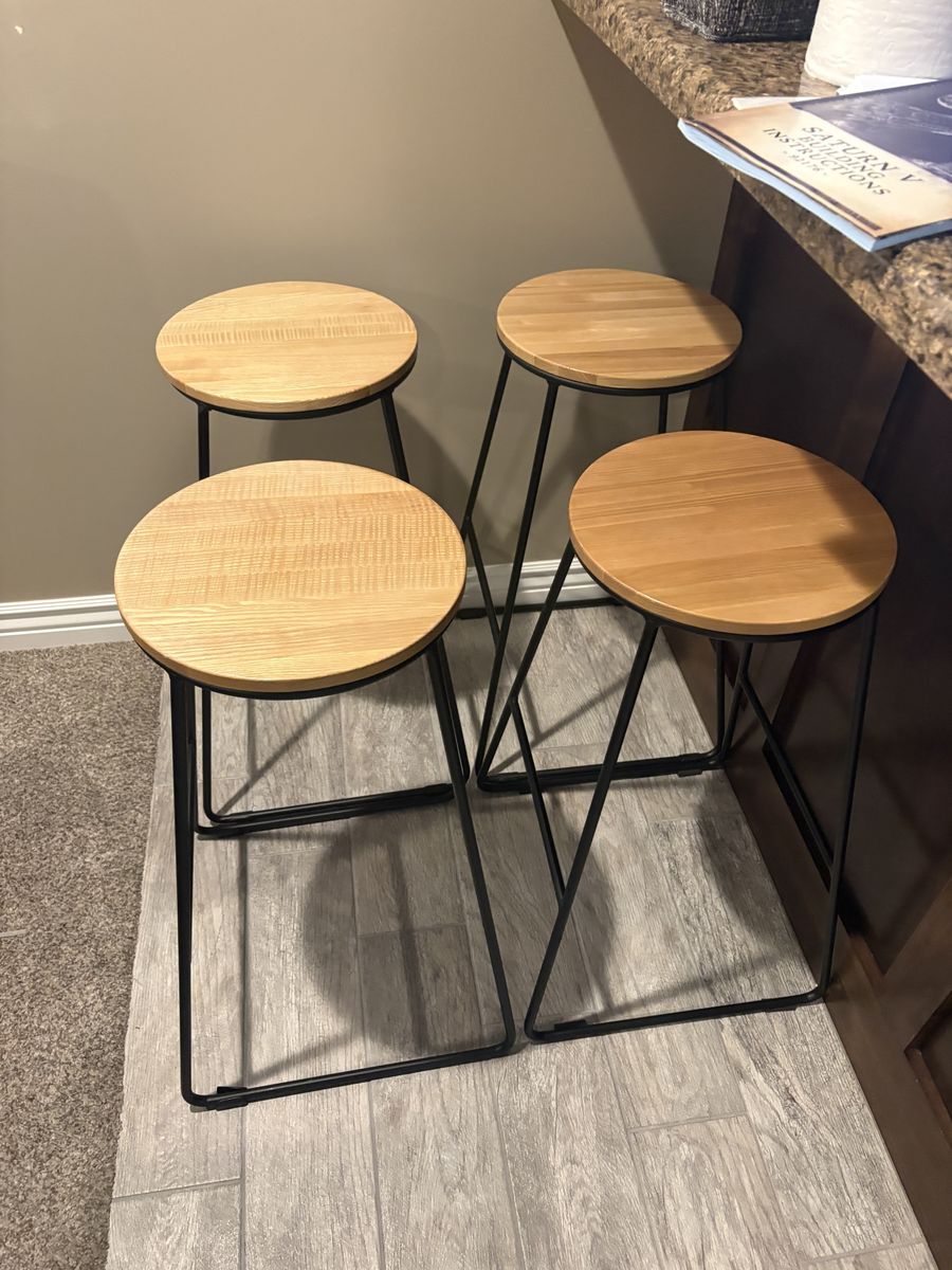 4 Bar Stools