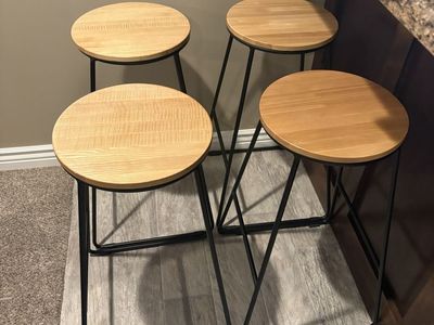 4 Bar Stools