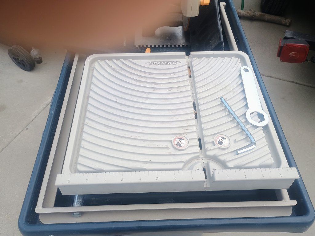 Ryobi HydroArc Wet Tile Saw with Accessories