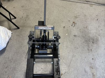 Pittsburgh 1500lb Capacity ATV/Motorcycle Lift - Hydraulic Jack Stand
