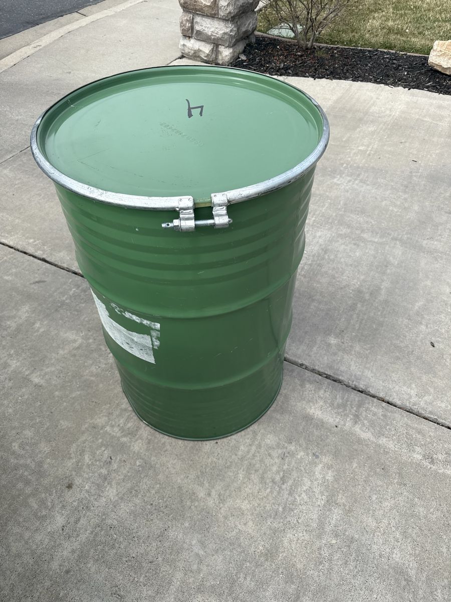 55 gallons metal barrels