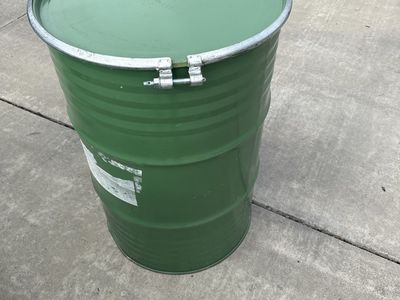 55 gallons metal barrels