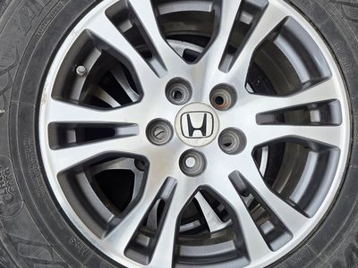 OEM Honda 17" Alloy Wheels (Set of 4) – Includes Mounted Winter Tires