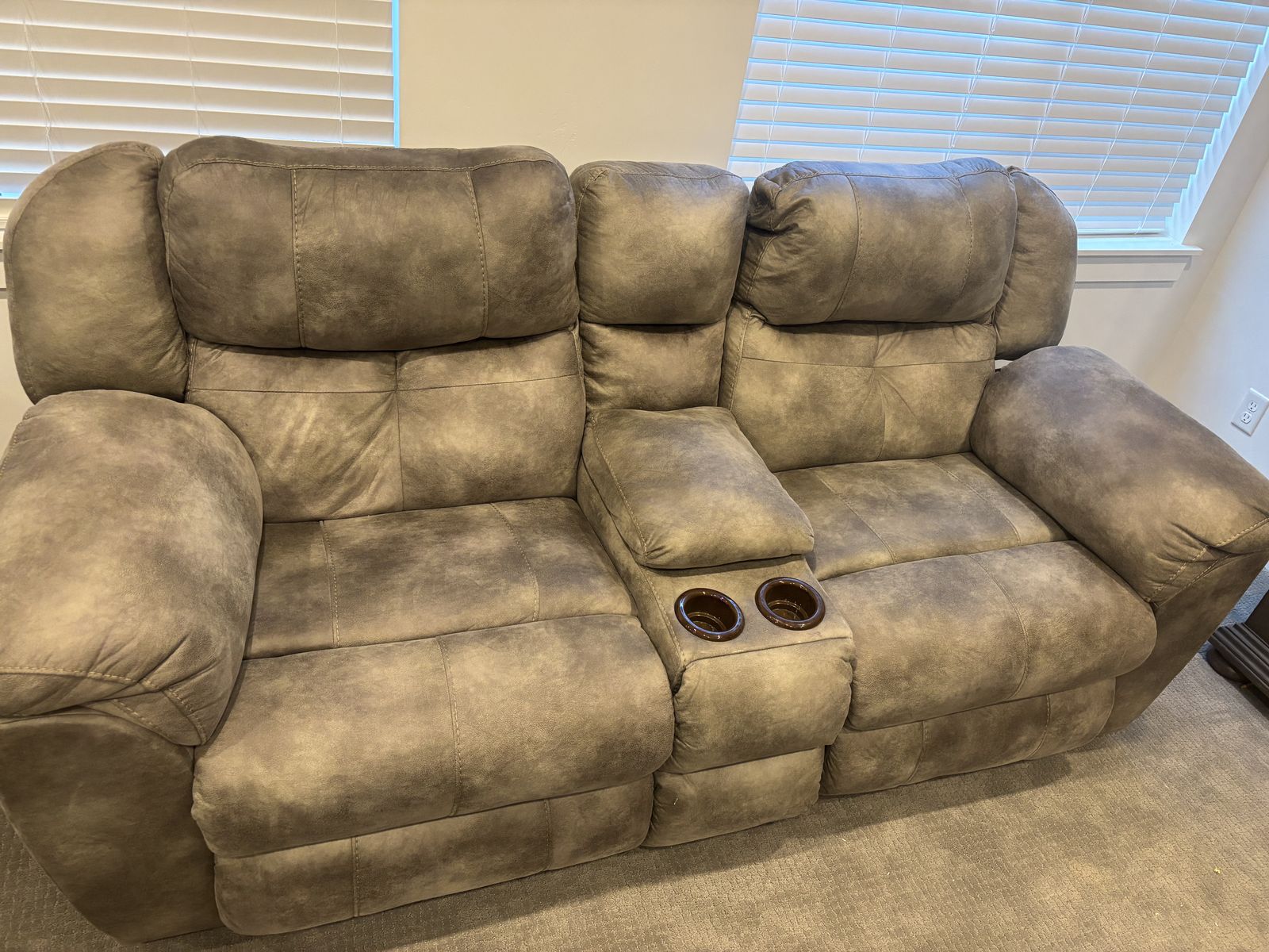 Power Reclining Loveseat with Console
