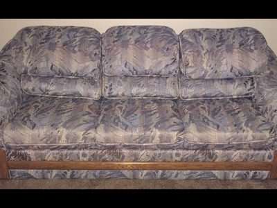 Simmons Hide-A-Bed Floral Sleeper Sofa with Solid Wood Trim