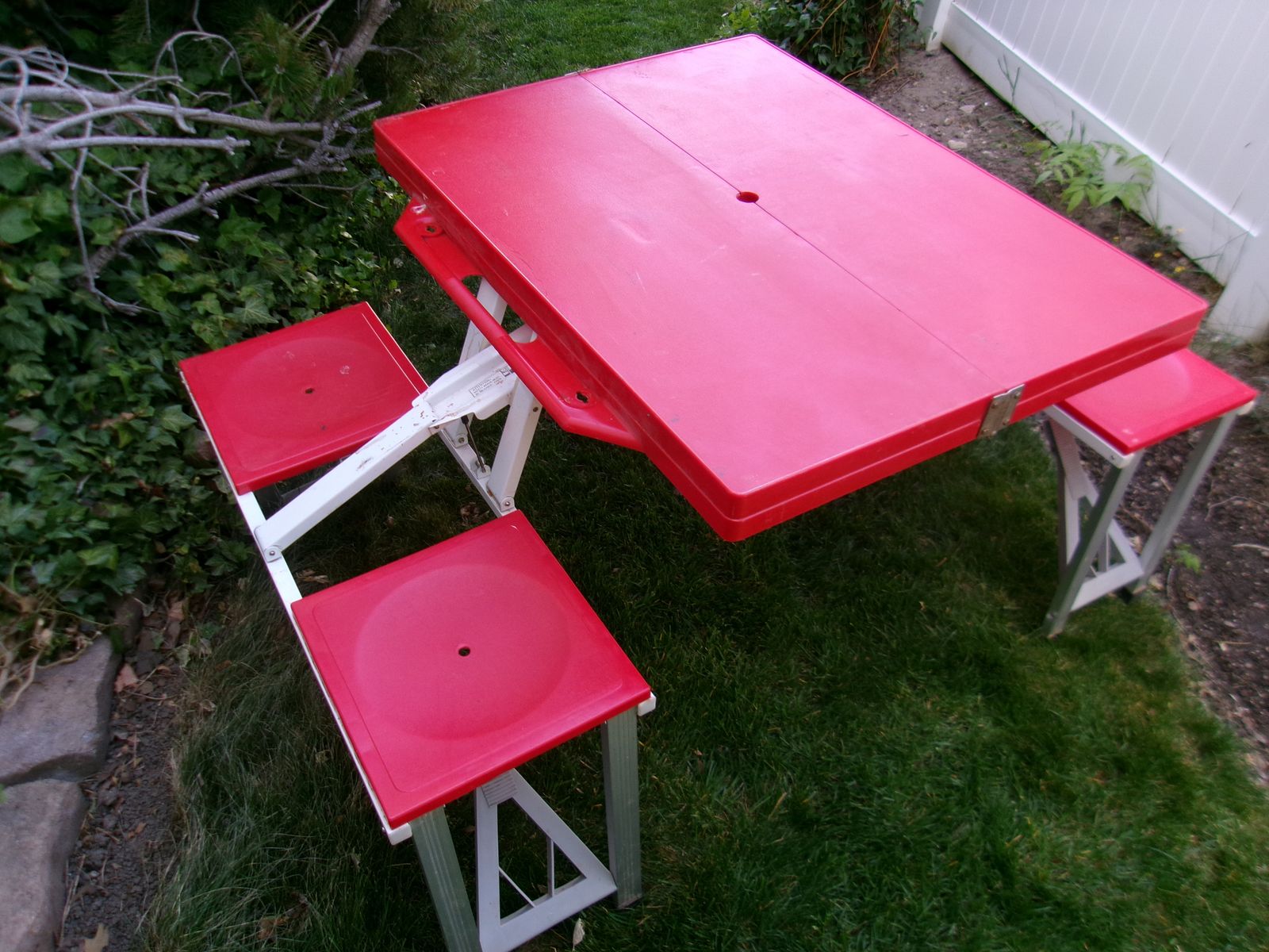 Picnic Time Red and White Folding Picnic Table