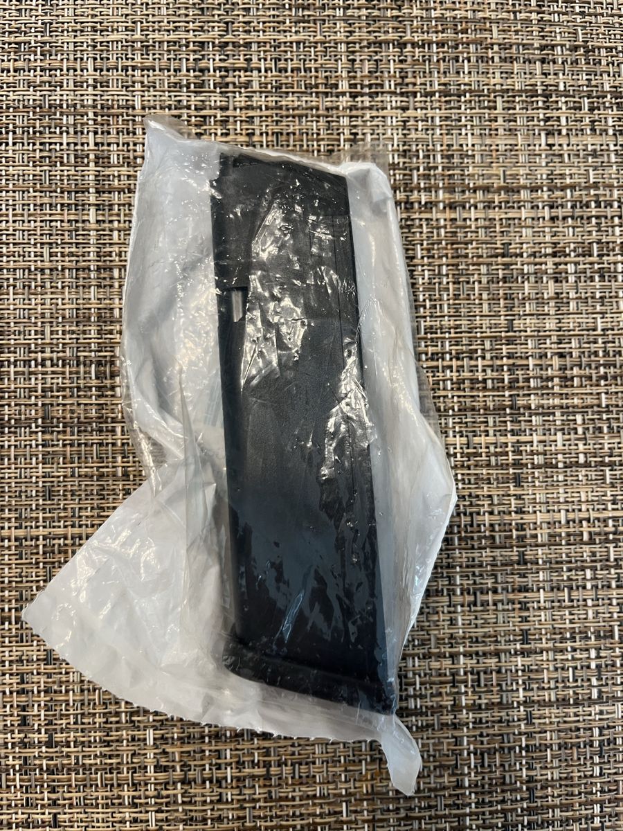 Brand new Glock 17 Gen 4 9mm Magazine