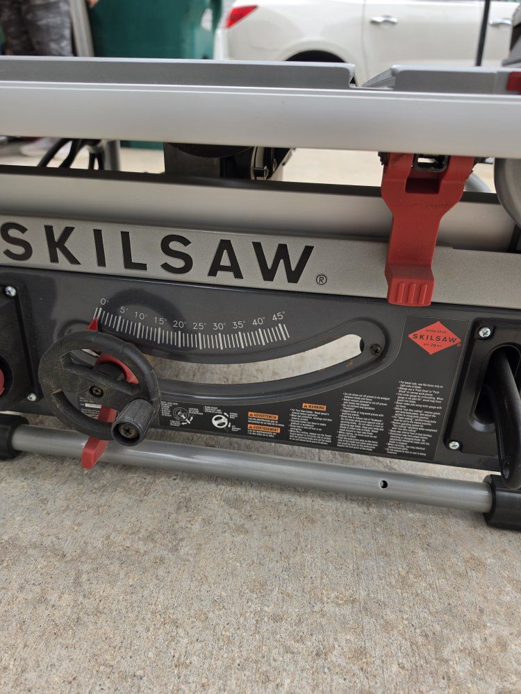 SKILSAW Table Saw with Stand - Portable Jobsite Saw