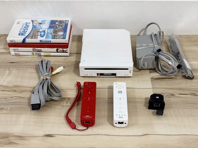 Nintendo Wii Sports Resort Bundle
